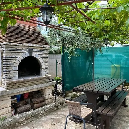 Nora Gostinjska kuća *