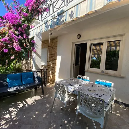 Nora בית הארחה *