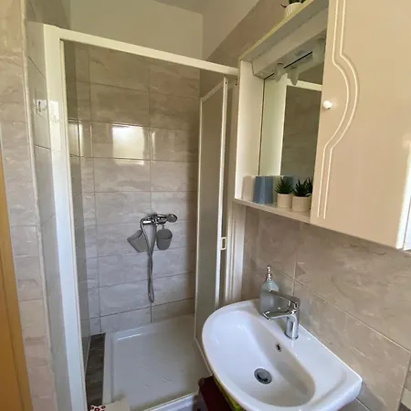 בית הארחה Nora *