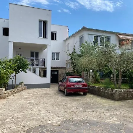 Nora בית הארחה רוביני