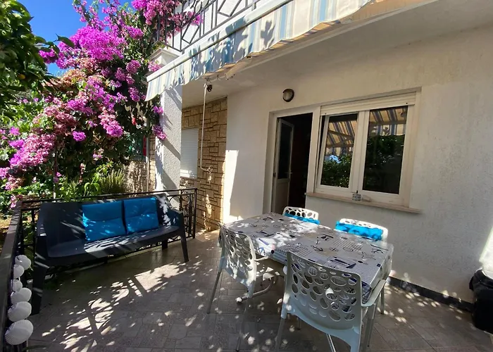 Nora Gostinjska kuća *